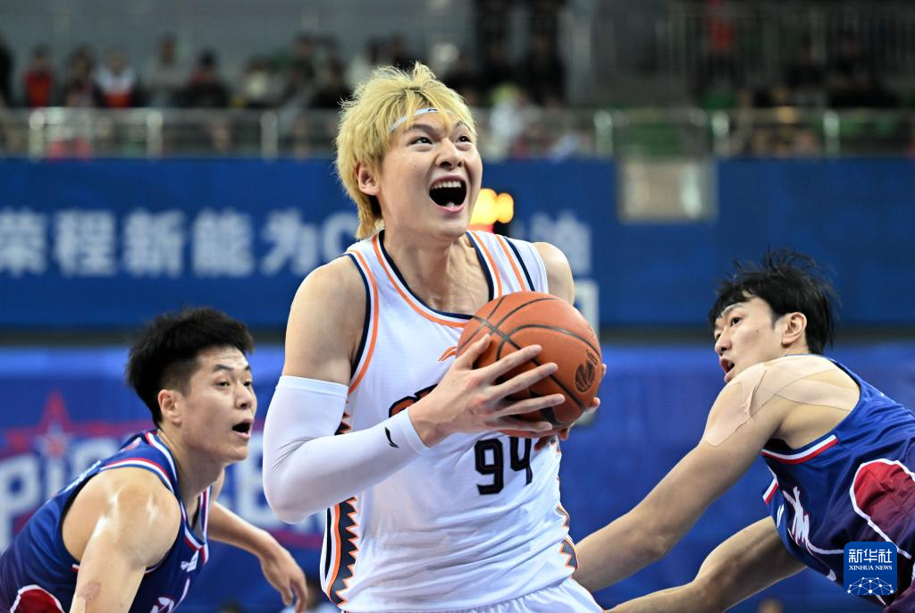 yabo亚博体育下载包含上海久事迎CBA常规赛关键赛；赛后防线松动；质疑声仍在；赛程密集仍需轮换的词条