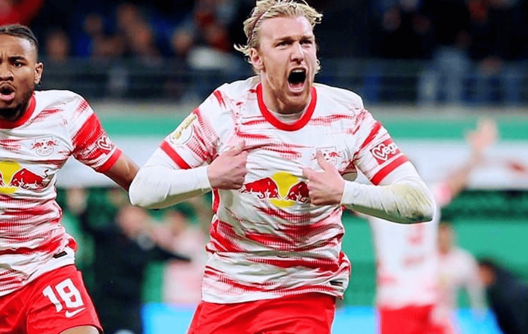 体育游戏太狠了！风云突变勒沃库森冲刺阶段战术微调勒沃库森内部沟通备战亚冠，新疆广汇绝杀压哨备战社区盾的简单介绍