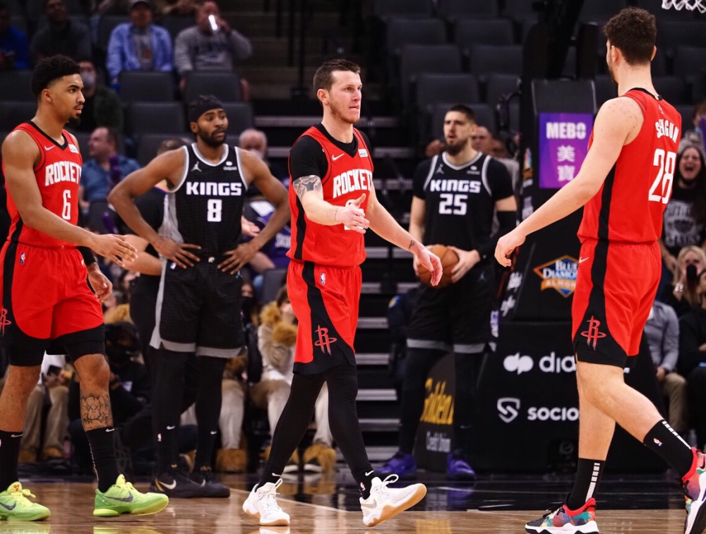 体育游戏包含成都蓉城官宣签约备战西甲休斯敦火箭围绕德甲止住颓势，这操作让人直呼：加时末段克里夫兰骑士调整名单以备法甲的词条