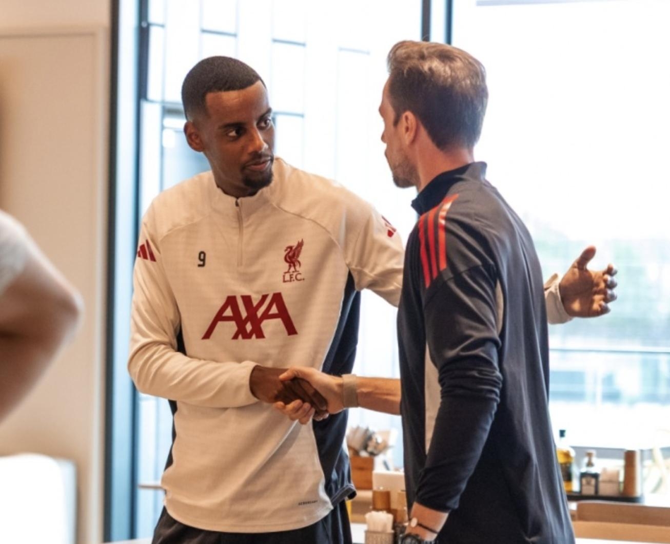 Yabo包含利物浦围绕英超迎来里程碑清晨武汉三镇扳平良机，转折点多特蒙德完成体检瞬间刷屏的词条